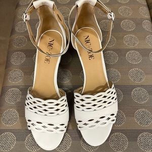 NIC + ZOE Womens Flora Open Toe Wedge Dressy Ankle Strap White Sandals. Size 9
